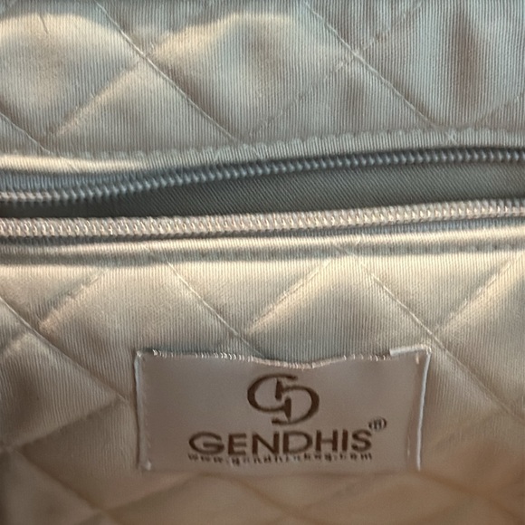 PreOwned Excellent Condition Gendhis Ratan bag with 2 straps - Picture 10 of 16